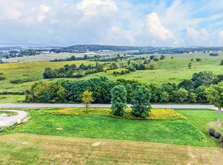4322 Country Club Dr, Pulaski, VA 24301