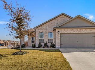 8532 Sandy Park Dr, Fort Worth, TX 76179