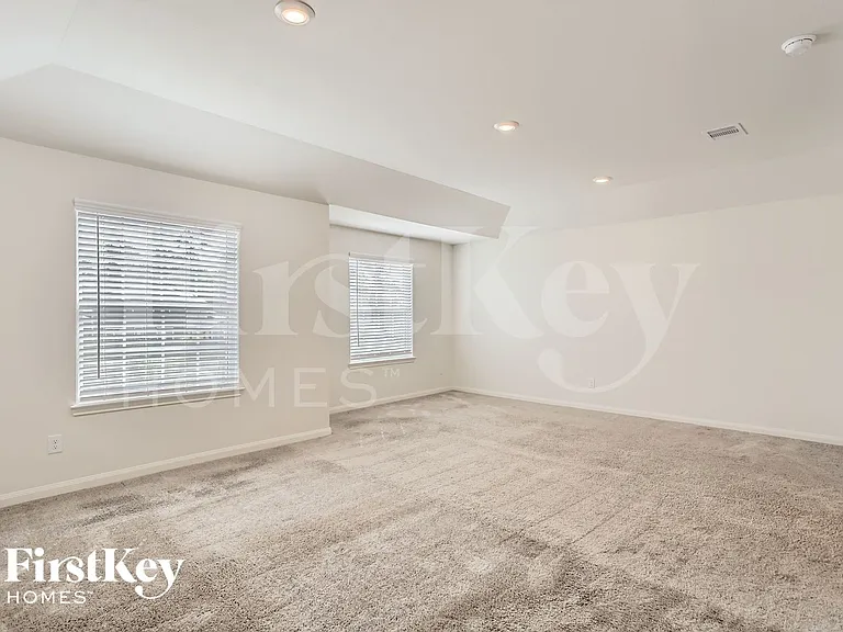 26732 Frost Dr — Photo 17