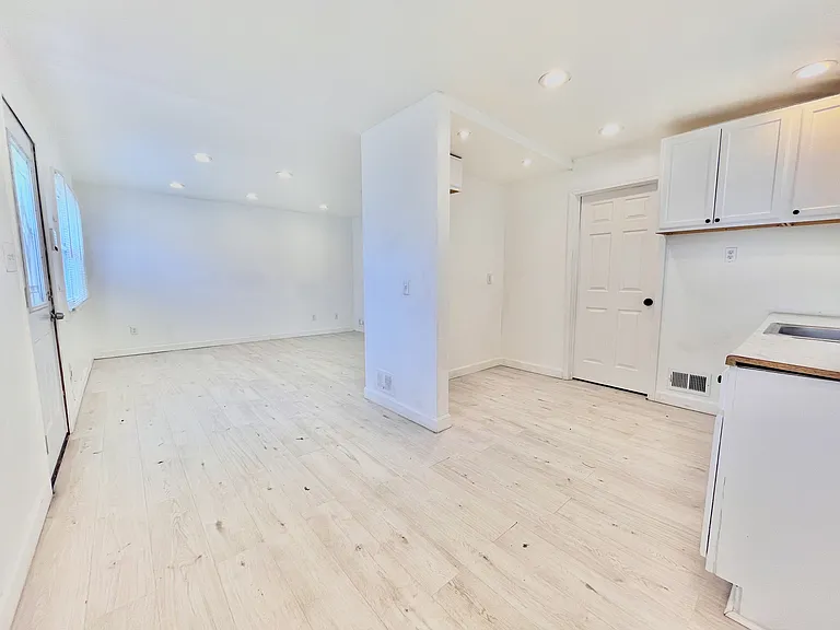17381 Charest Ave — Photo 5