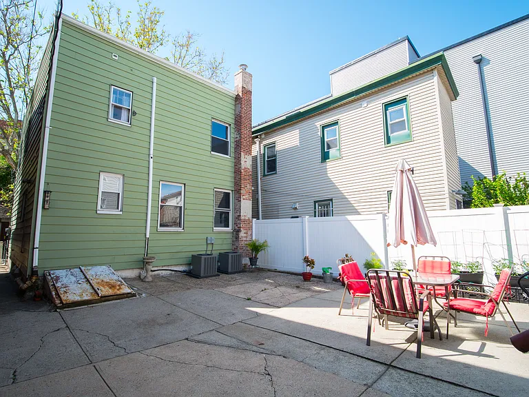 102 Webster Ave #2 — Photo 9