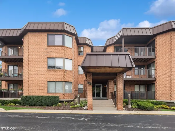 6401 Clarendon Hills Rd APT 211, Willowbrook, IL 60527