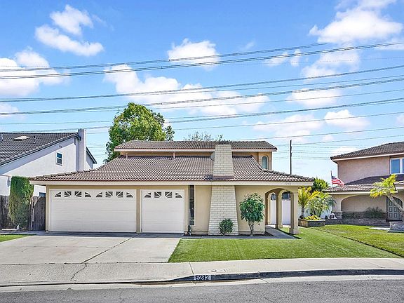 3rd image of 5282 Pembury Dr