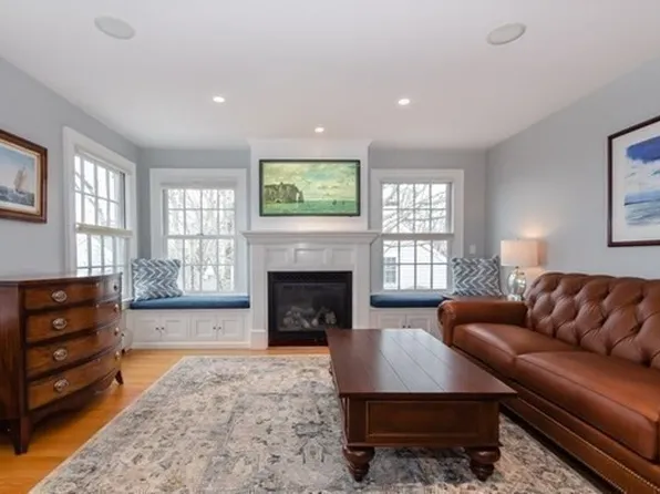 25 Main St #4, Marion, MA 02738