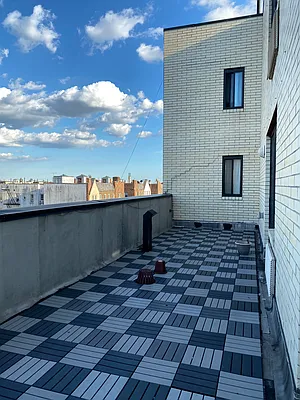 Rented by 18 REALTY | media 52