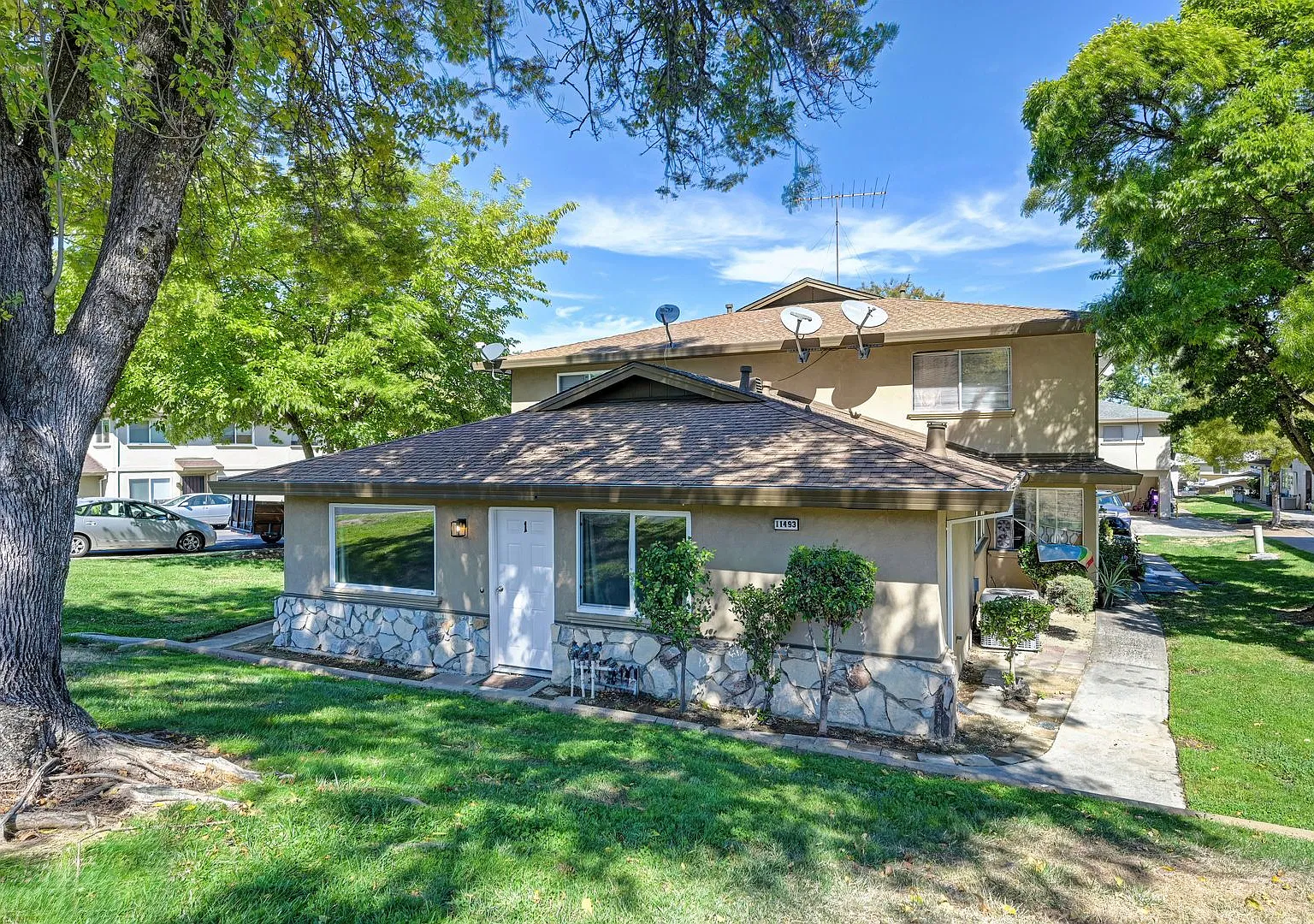 Completely Renovated 2BR/1BA Single-Story Unit in Auburn Move-In Ready! — Photo 1