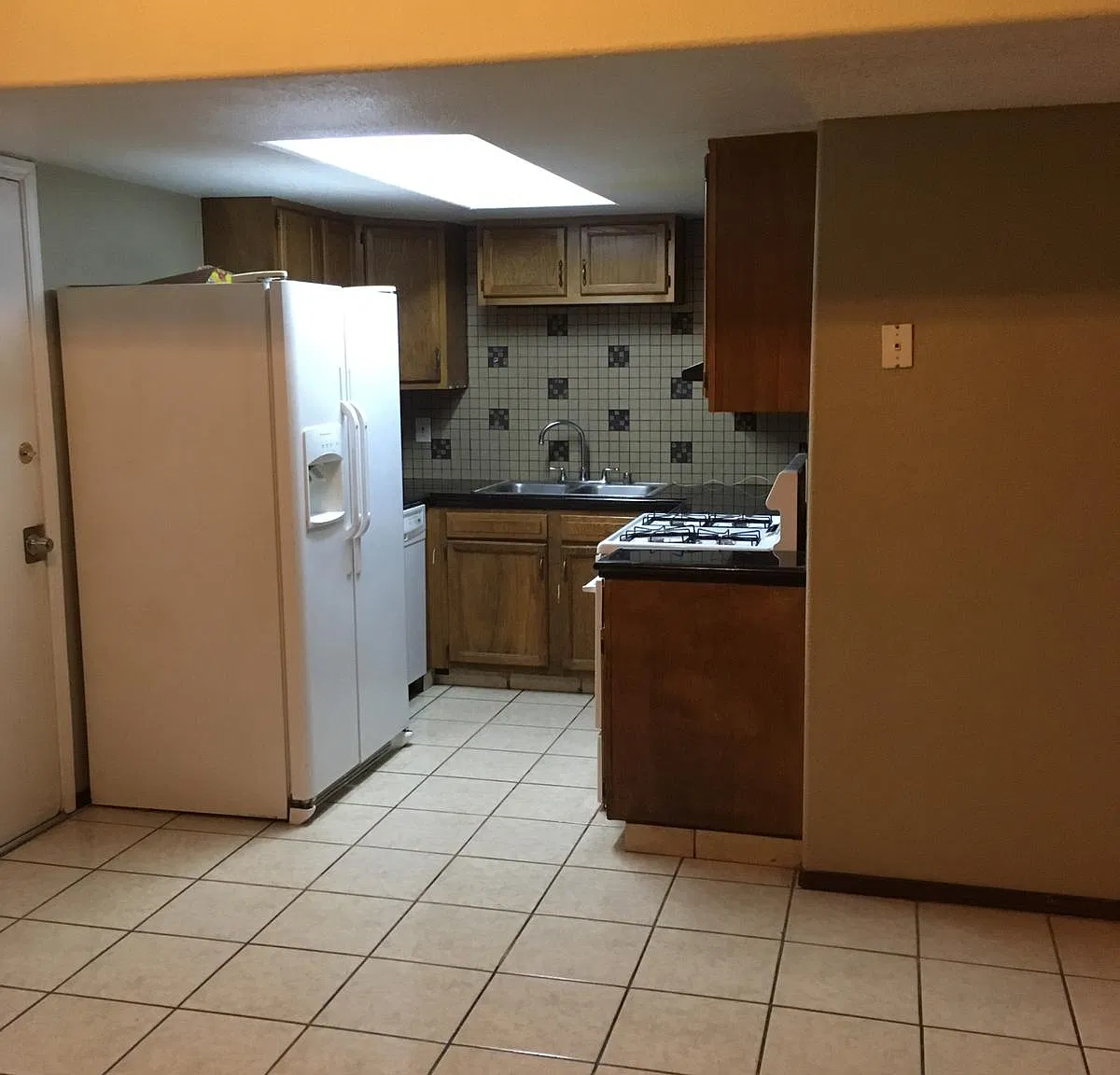 3111 Voss Dr — Photo 1