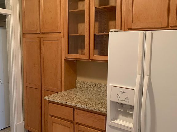 5th image of 2150 Saint Johns Ave