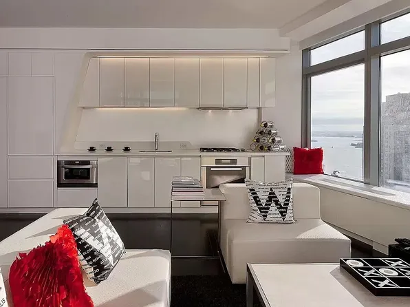 123 Washington St APT 43H, New York, NY 10006