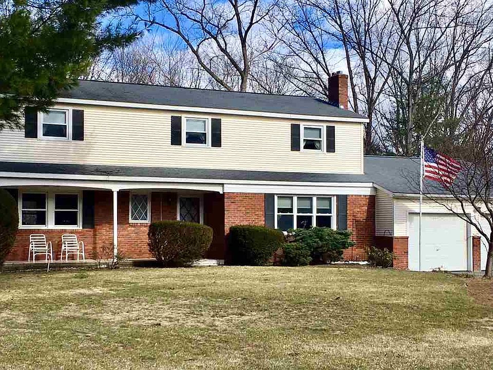 1st image of 141 Wood Dale Dr