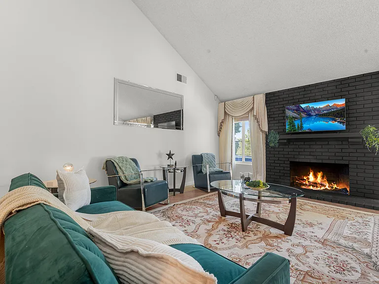 3258 Kirkham Dr — Photo 30