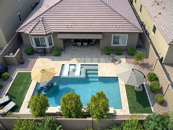3rd image of 7952 W Spur Dr