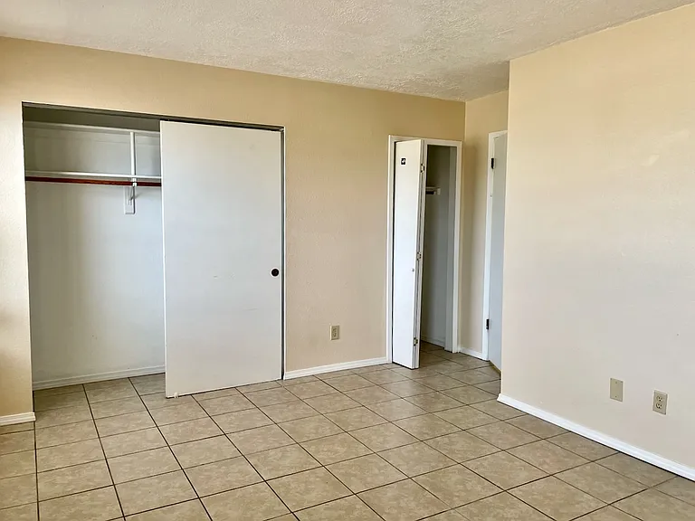 472 Copper Dr NE — Photo 16