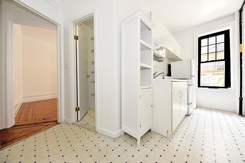1st image of 137 W 12th St APT 32