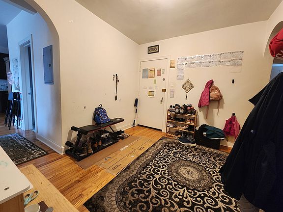4th image of 3401 W Balmoral Ave APT 1