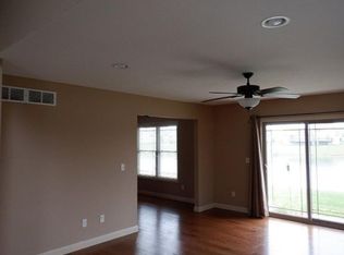 1306 Myrtle Beach Ave, Champaign, IL 61822