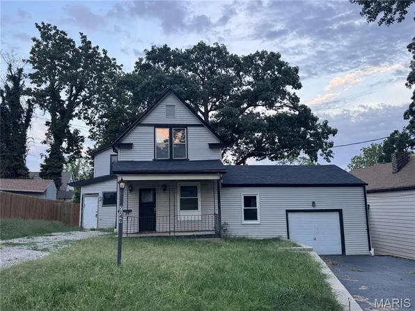 7149 Brompton Sq, Saint Louis, MO 63143
