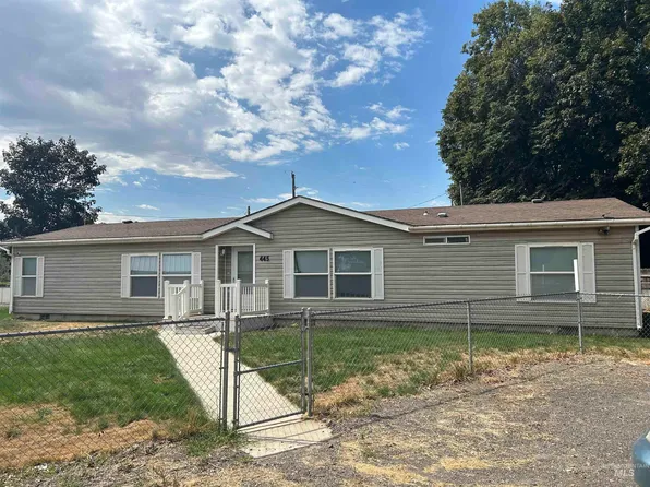 445 3rd Ave W, Wendell, ID 83355