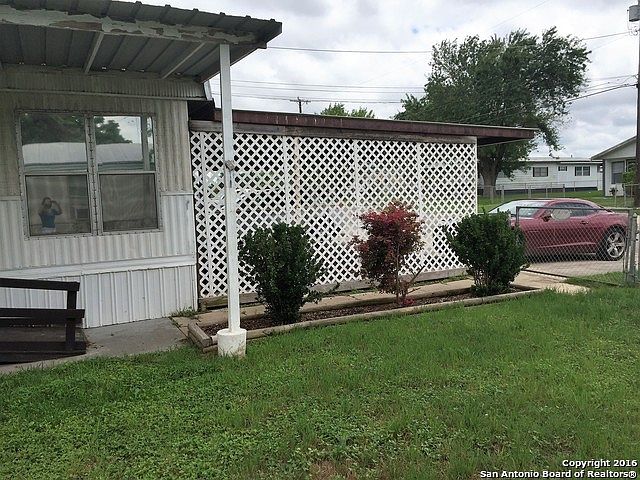 1st image of 5213 Plaza Dr