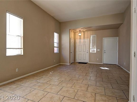 3rd image of 10732 Valencia Hills St