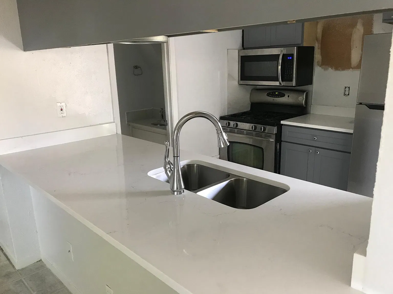 2 bed, 1.5 bath, 1000 sqft, $1,600 — Photo 1