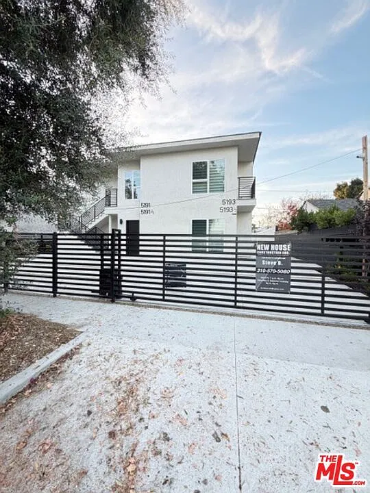 2 bed, 2.0 bath, 850 sqft, $3,000 — Photo 1