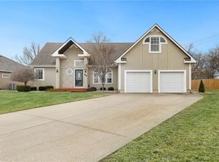 508 SW Hoke Ln, Lees Summit, MO 64081