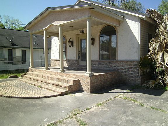3rd image of 510 Joan St