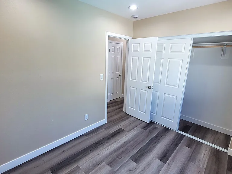 16131 Sunny Ct — Photo 7