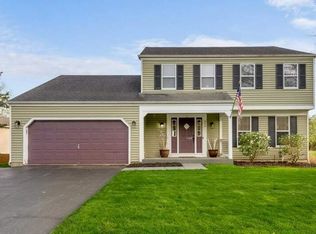 913 Manley Rd, Saint Charles, IL 60174