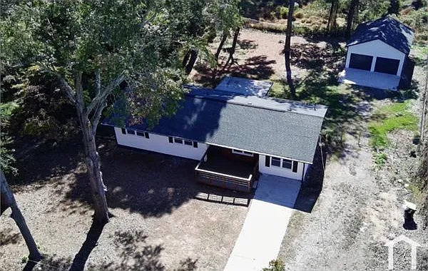 110 Amanda Ct — Photo 16