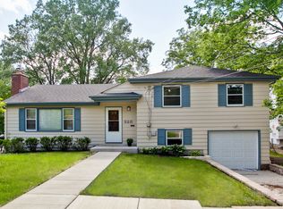 228 Traver Ave, Glen Ellyn, IL 60137