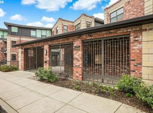 2454 NW Westover Rd UNIT 102, Portland, OR 97210