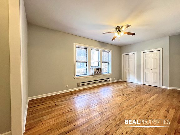 4th image of 3720.5 N Pine Grove Ave #3720X-E1