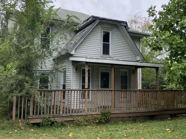 210 S Jefferson St, Roseville, IL 61473
