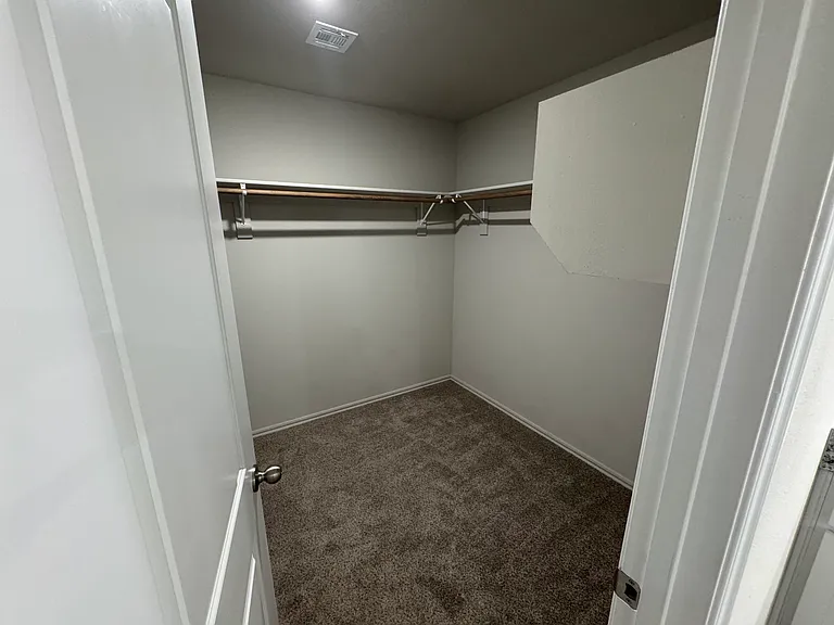 2705 Spring Creek St — Photo 14
