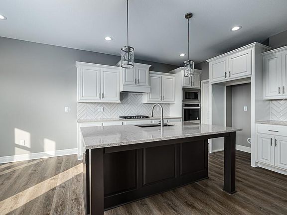4th image of 15601 Austin Ct