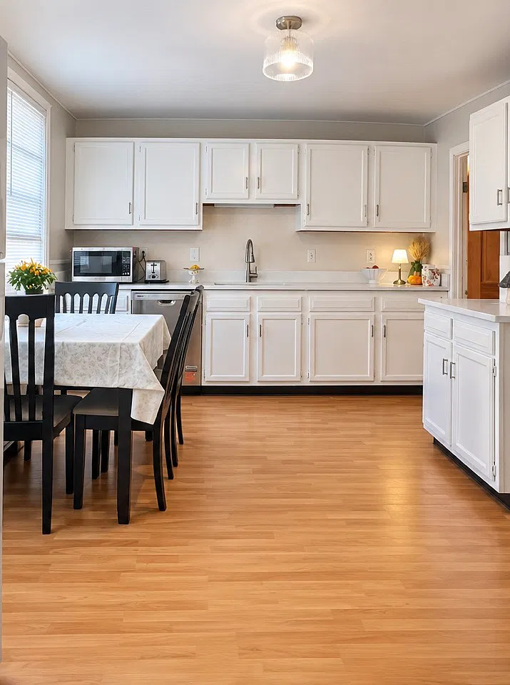 2 bed, 1000 sqft, $2,250 — Photo 2