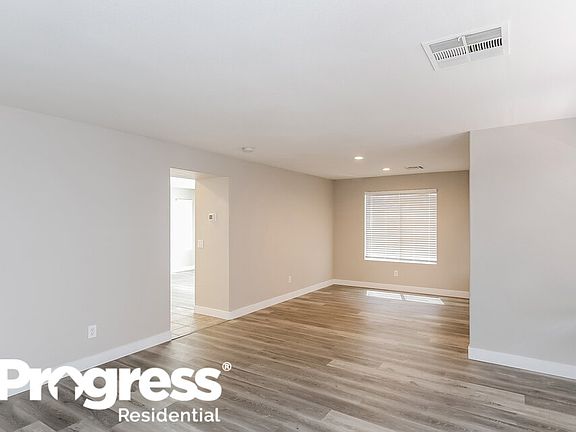 5th image of 2549 Begonia Valley Ave