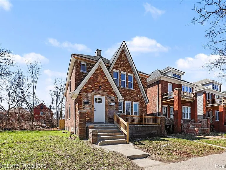 5533 Sheridan St — Photo 4