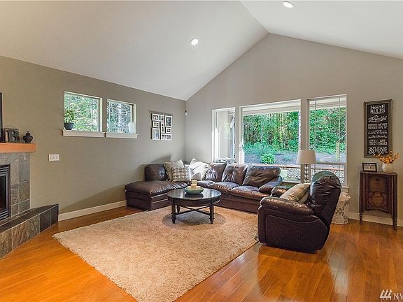 5th image of 251 W Rock View Pl