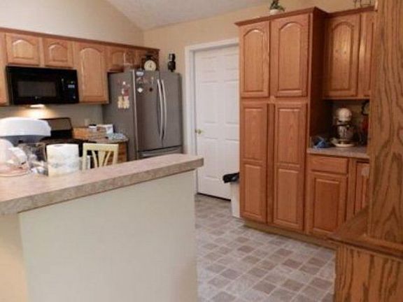 4th image of 219 Autumn Woods Dr