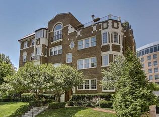 4828 Roanoke Pkwy, Kansas City, MO 64112