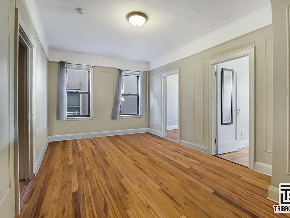 1st image of 11-46 44th Dr #2C