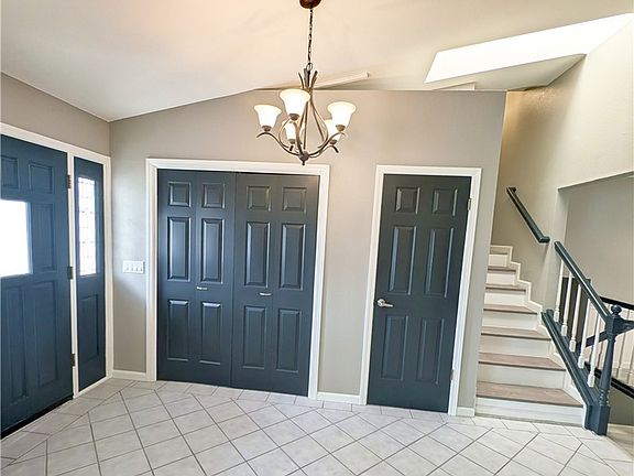 3rd image of 132 Limerick Ln