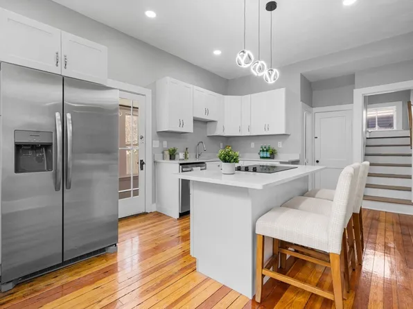 15 Ball St, New Bedford, MA 02745