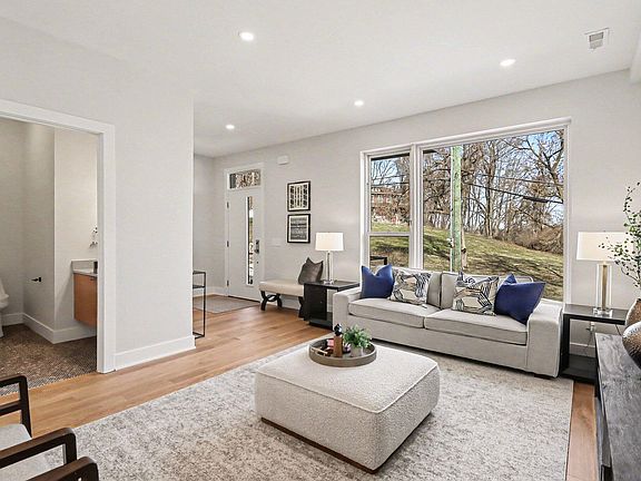 4th image of 207 Sunset Rd