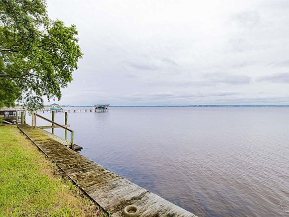 3rd image of 5942 Bay Vista Dr