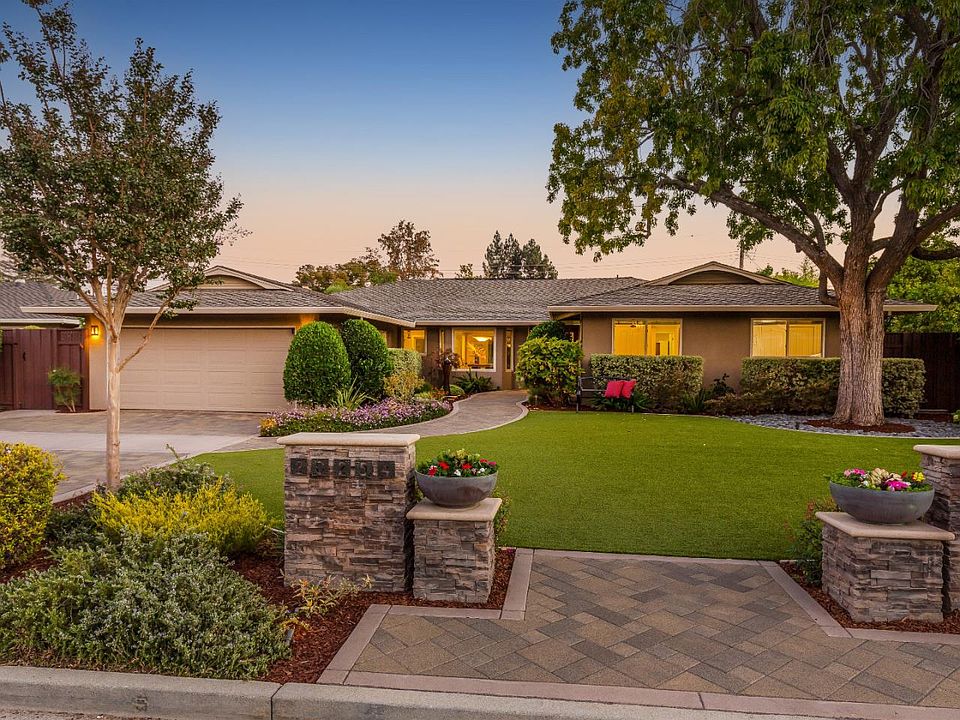 1st image of 20254 Kirkmont Dr