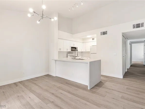 2251 Wigwam Pkwy APT 424, Henderson, NV 89074